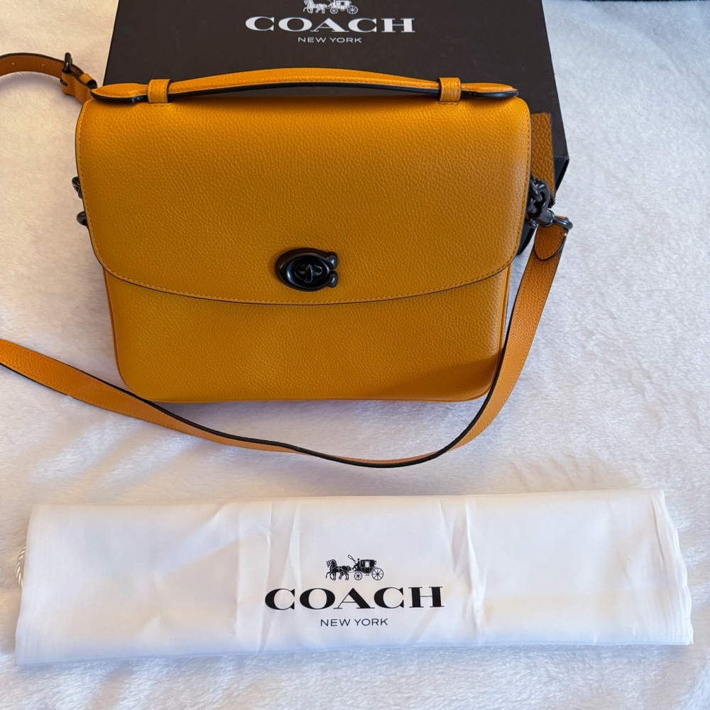 Coach Cassie - Mustard Yellow